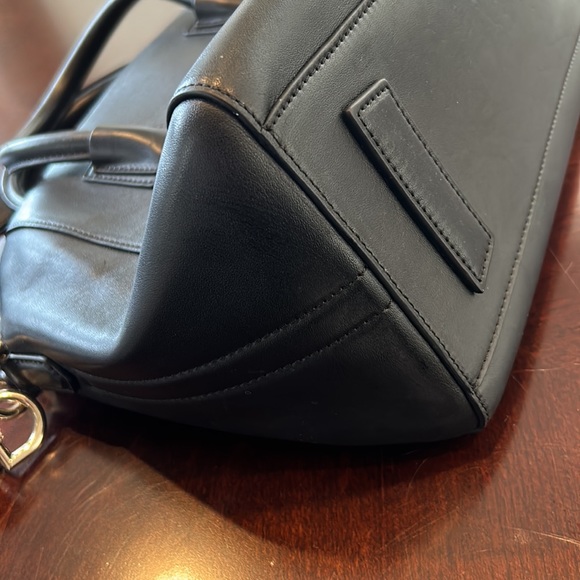 SOLD Givenchy Medium Antigona - Picture 4 of 8